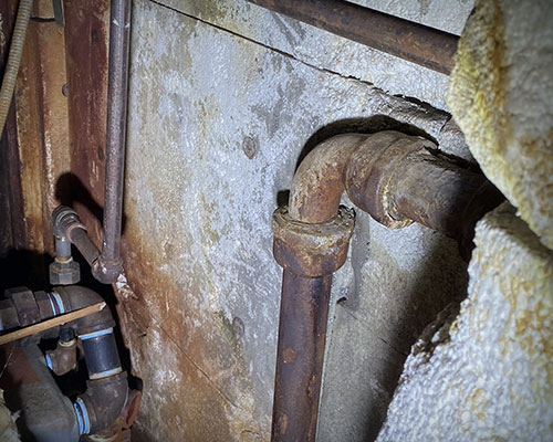 Residential Water Damage Due to Pipe Corrosion
